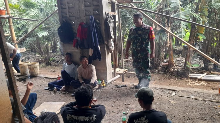 Pantauan Rutin Babinsa Membangun Kemanunggalan TNI-Rakyat di Banjarnegara