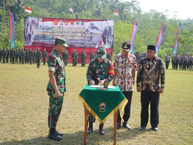 Penandatanganan Naskah TMMD oleh Dandim 0704 Banjarnegara dan Pj Bupati Banjarnegara