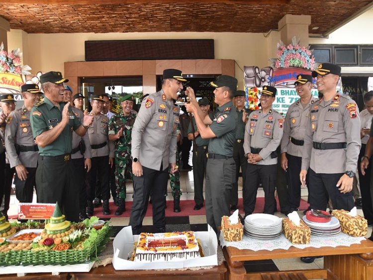 Dandim Banjarnegara Berikan Ucapan Selamat HUT Bhayangkara ke-78