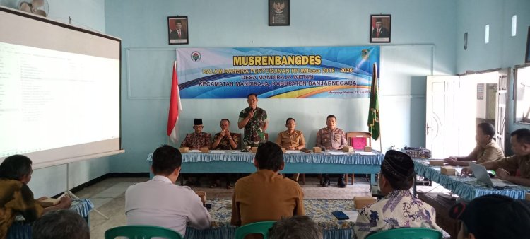 Danramil 07 Mandiraja Menghadiri Rapat  Musrenbang Tahun 2024 Desa Mandiraja Wetan