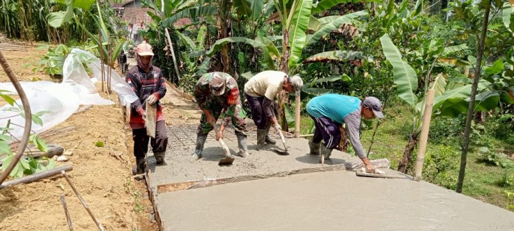 Babinsa Sebagai Aparat Teritorial Kerja Bakti Merupakan Wujud Kemanunggalan TNI Bersama Rakyat