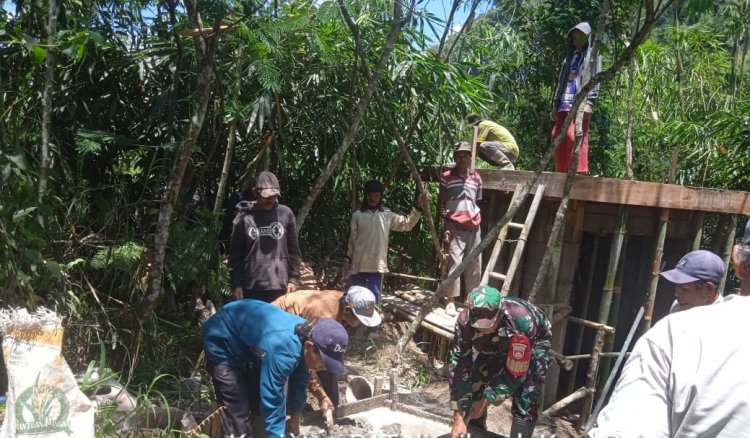 Babinsa Dampingi Program Irigasi Perpompaan Bersama Kelompok Tani