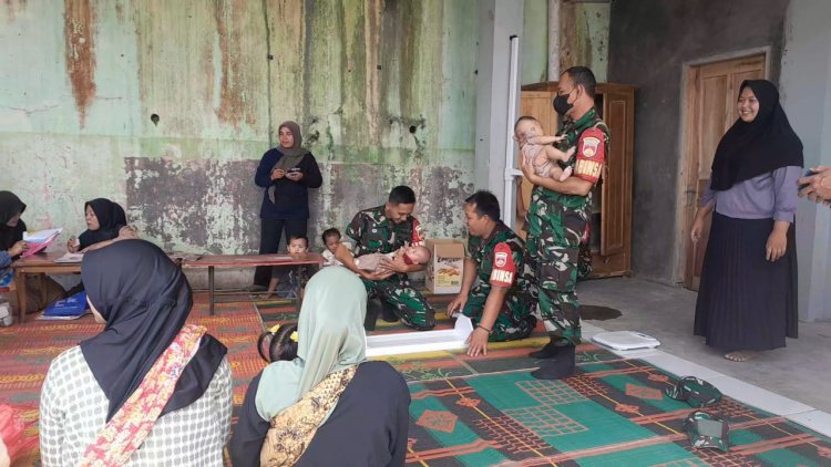 Babinsa Dampingi Posyandu untuk Dukung Program Pengentasan Stunting