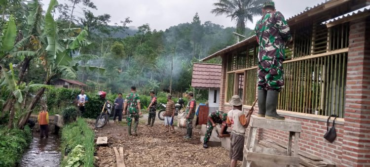 Danramil 06 Kalibening Gotong Royong Kerja Bakti Bersama Masyarakat Bangun Balai Rakyat