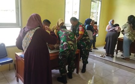 Danramil Karangkobar Dampingi Kegiatan Posyandu Wujud Kepedulian TNI pada Kesehatan Warga