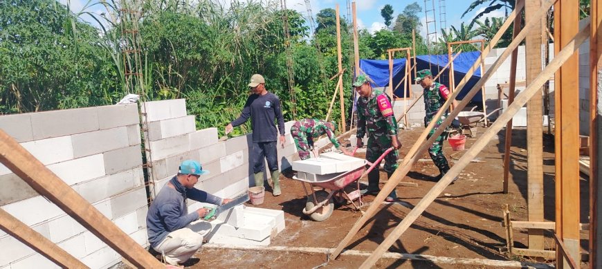 TNI dan Warga Bergotong Royong Bangun Harapan Lewat RTLH di Desa Wanayasa