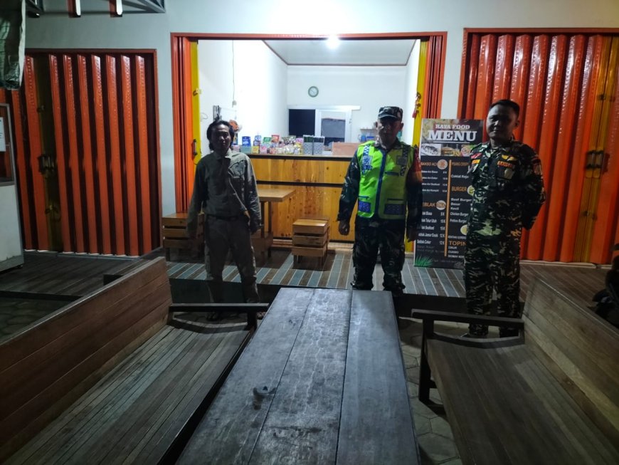 Patroli Bersama Babinsa dan Organisasi Masyarakat Dalam Rangka Menjaga Keamanan Wilayah