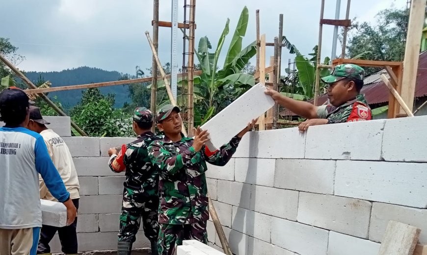 Danramil Kalibening Dan Anggota Bantu Pembangunan Rtlh Bapak Sukirno