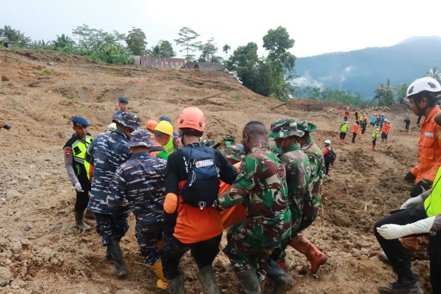 Update Longsor Situkung Korban Meninggal 3 Orang 25 Hilang