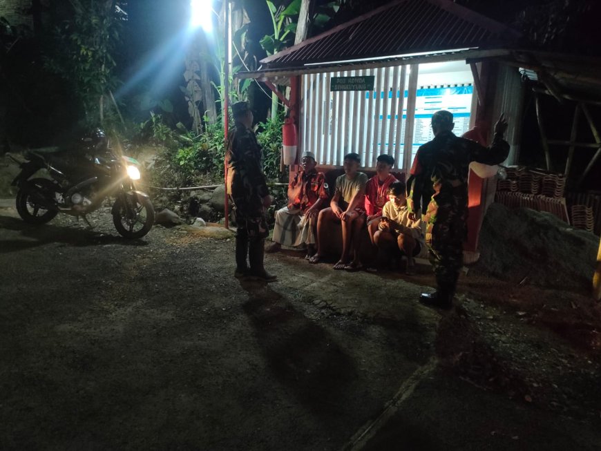 Anggota Koramil 11 Punggelan patroli malam