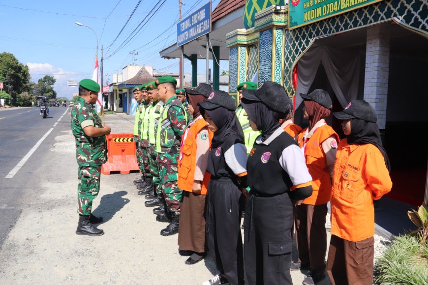 Sinergi TNI dan Pramuka di Apel Pos PAM Lebaran Terminal Bawang