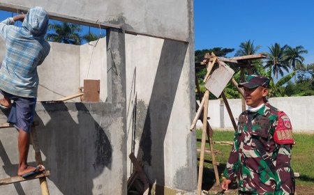 Di Antara Debu dan Semen Babinsa Dampingi Progres KDKMP Desa Panggisari