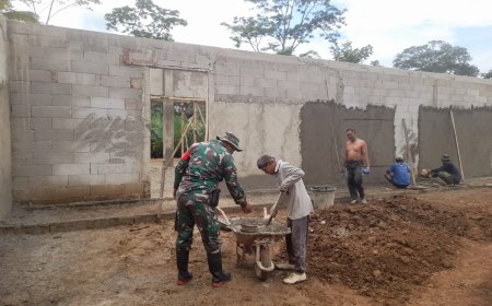 Babinsa Koramil 14 Madukara Awasi Pembangunan KDKMP di Desa Gununggiana
