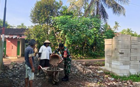 Babinsa Koramil 07 Mandiraja Awasi Pembangunan KDKMP di Desa Somawangi