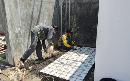 Babinsa Koramil 11 Punggelan Awasi Pembangunan KDKMP di Desa Petuguran