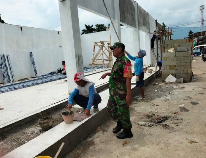 Sentuhan Detail di Setiap Sudut Babinsa Dampingi Finishing KDKMP Parakancanggah