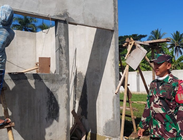 Di Antara Debu dan Semen Babinsa Dampingi Progres KDKMP Desa Panggisari