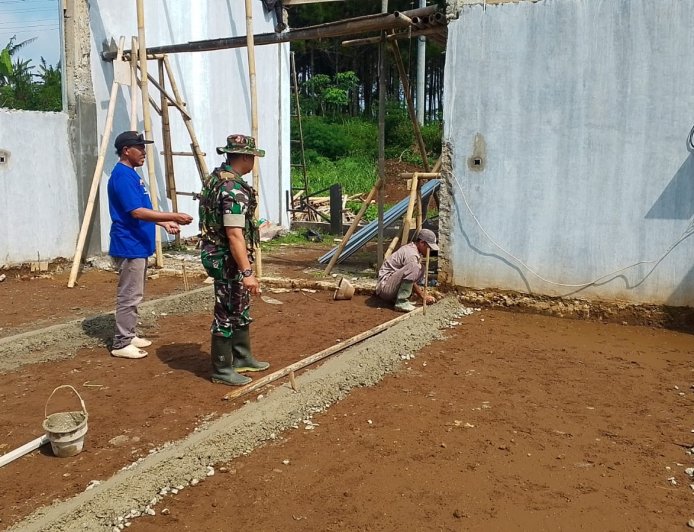 Babinsa Dampingi Progres Pembangunan KDKMP Desa Karangondang