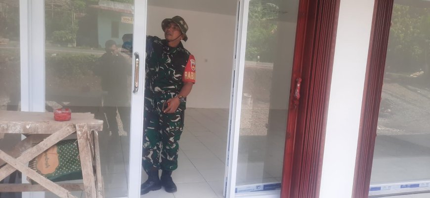 Finishing KDKMP Desa Bojanegara Capai Tahap Pembersihan Partisi Kaca dan Gudang