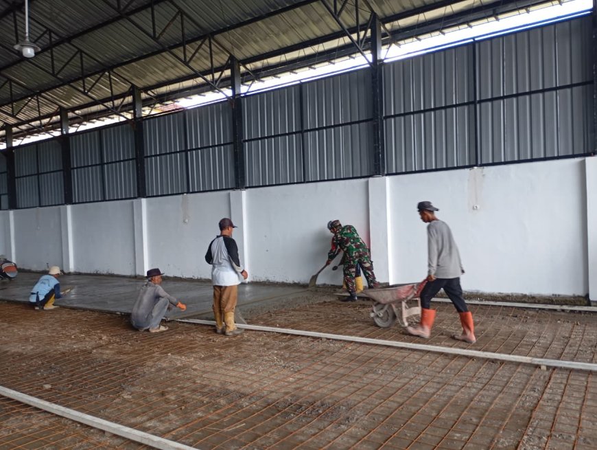 Babinsa Koramil 03 Wanadadi Dampingi Pembangunan KDKMP Desa Karangkemiri