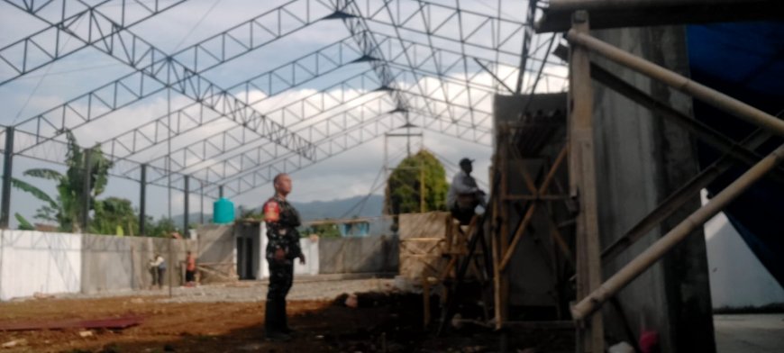 Babinsa Koramil 01 Banjarnegara Awasi Pembangunan KDKMP di Kelurahan Sokanandi