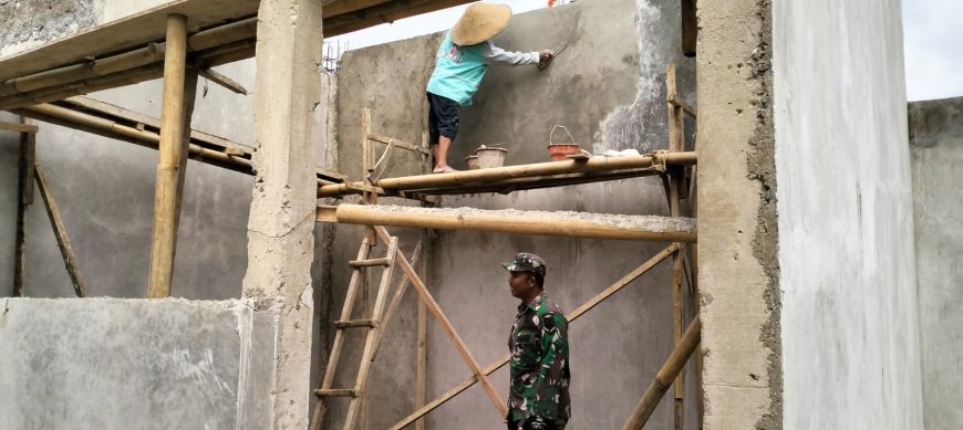 Dari Adukan Semen hingga Urukan Sirtu, KDKMP Sokayasa Terus Berproses