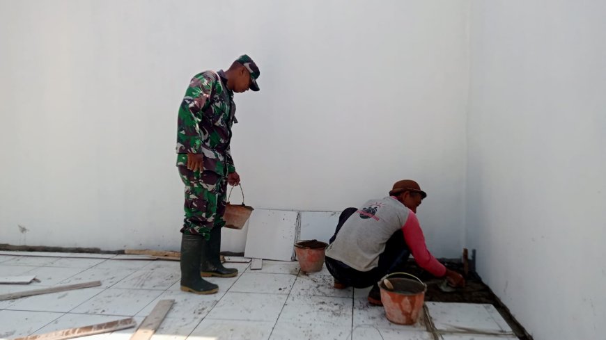 Babinsa Koramil 12 Sigaluh Dampingi Pembangunan KDKMP di Desa Tunggara