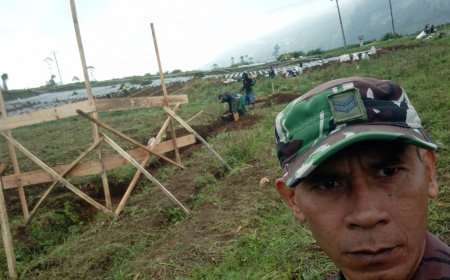 Babinsa Koramil 05 Batur Awasi Penggalian Pondasi KDKMP di Desa Pekasiran