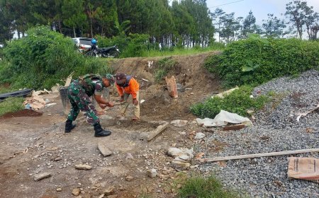 Babinsa Koramil 04 Karangkobar Tinjau Pembangunan KDKMP di Desa Karanggondang