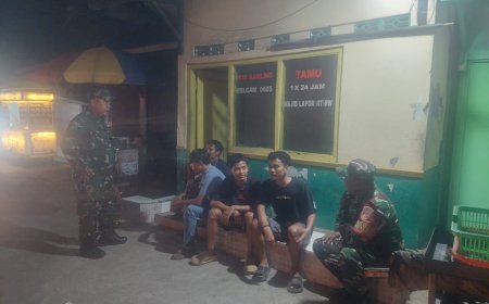 Patroli di Pos Kamling Desa Merden