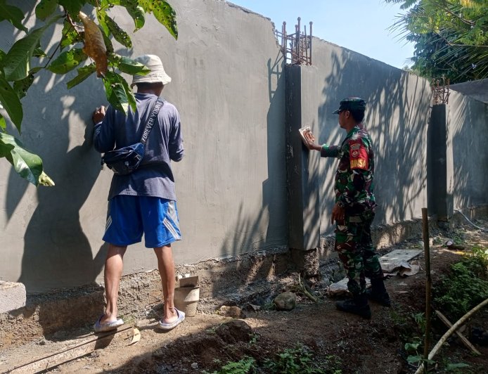 Babinsa Wanadadi Dampingi Tahap Finishing KDKMP di Kandangwangi