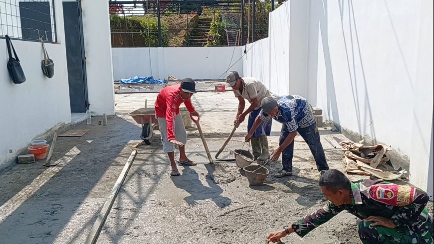 Babinsa Koramil 11 Punggelan Awasi Pembangunan KDKMP di Desa Petuguran