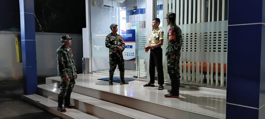 Babinsa Koramil 18 Pagentan Laksanakan Patroli Malam Guna Memastikan Keamanan Wilayah