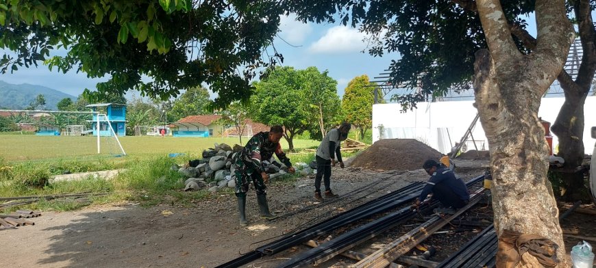 Babinsa Banjarnegara Dampingi Pembangunan KDKMP di Sokanandi