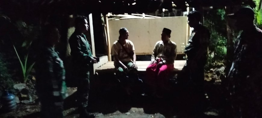Anggota Koramil 07/Mandiraja melaksanakan Patroli malam bersama Banser
