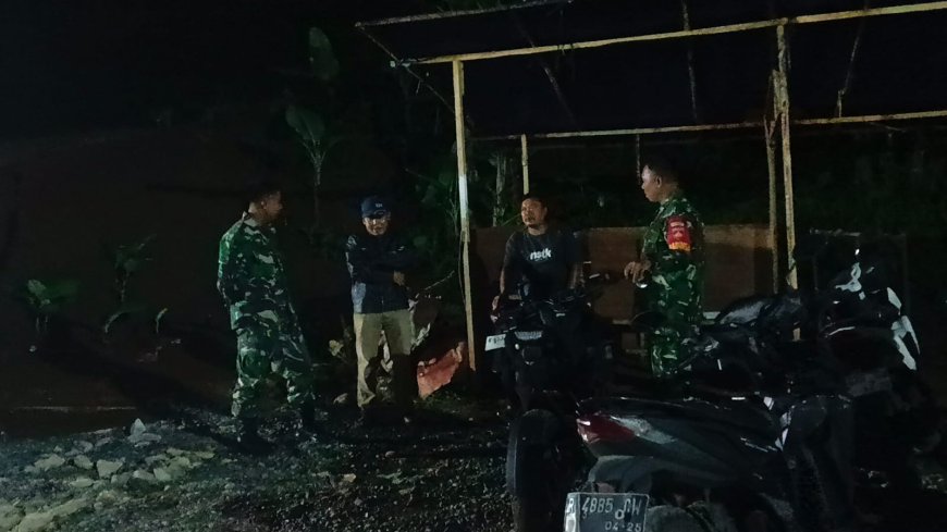 Koramil 11 Punggelan Laksanakan Patroli Siskamling Bersama Warga