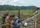 Antisipasi Kekeringan Koramil 11 Punggelan Gelar Karya Bakti Perbaiki Irigasi Sawah