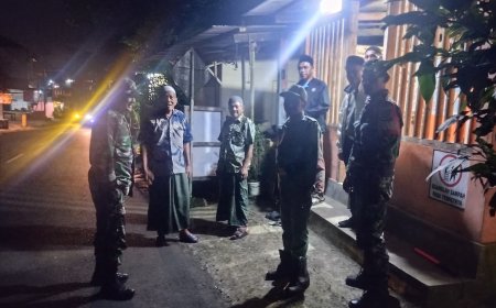 Danposramil Pagedongan Beserta Babinsa Dan Warga Gelar Patroli Siskamling