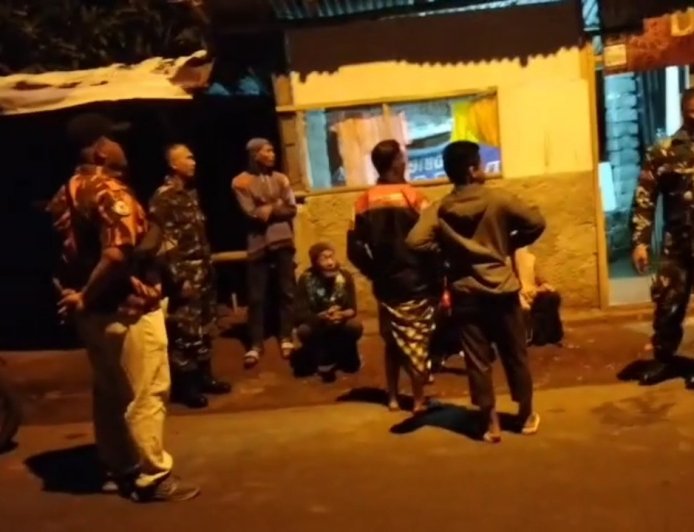 Koramil 11 Punggelan Sinergi Patroli Siskamling Sasar Bahaya Narkoba dan Judi Online