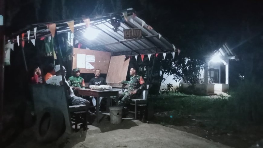 Babinsa Koramil 10 Bawang Intensifkan Patroli Siskamling di Desa Bandingan
