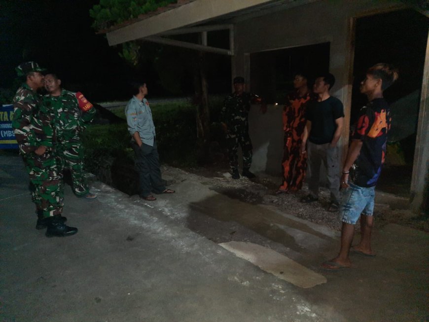 Babinsa Melaksanakan Patroli Dan Pemantauan Kegiatan Sistem Keamanan Lingkungan