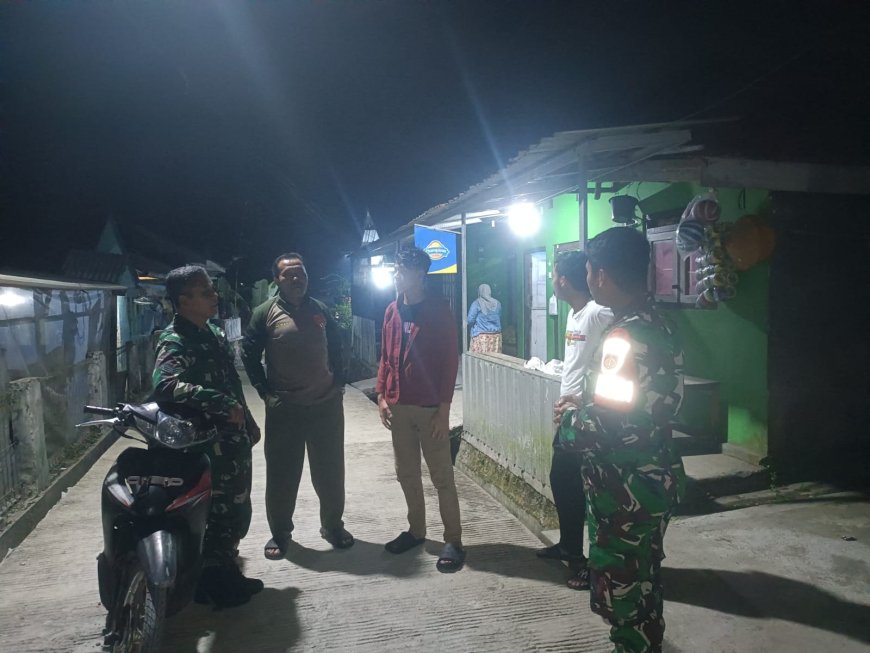 Ciptakan Keamanan Lingkungan Babinsa Koramil 17 Wanayasa melaksanakan Patroli Malam