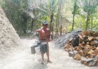 Senyum Satgas TMMD dan Penderes Nira Obrolan Hangat yang Menguatkan Semangat Membangun Desa