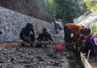 Menentukan Kualitas Serka Munasibun dan Rusmaji Pastikan Rabat Beton TMMD Sesuai Standar