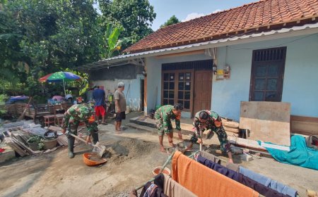 TNI Gotong Royong Renovasi RTLH di Mertasari Wujud Kepedulian Koramil 08 Purwanegara