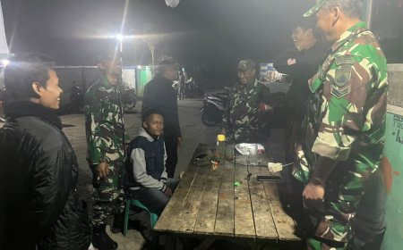 Wujud Nyata Kepedulian Dalam Menciptakan Keamanan Lingkungan Babinsa Koramil 17 Wanayasa melaksanakan Patroli Malam