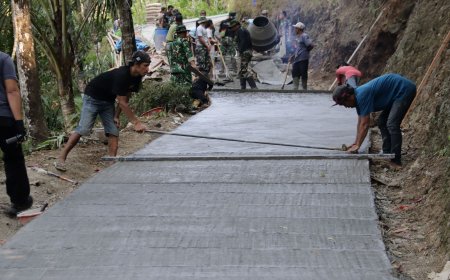 Ketelitian Bowo Jaga Kualitas Rabat Beton TMMD di Gumelem Kulon