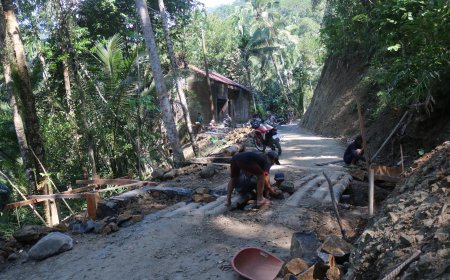 Mengangkat Harapan Praka Agit dan Warga Bergotong Royong Wujudkan Plat Beton TMMD