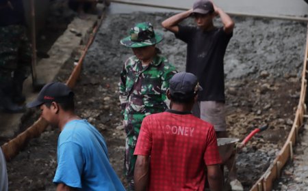 Dorongan Angkong Pratu Sitorus dan Warga Menjadi Tenaga Penggerak Jalan Baru di Gumelem Kulon
