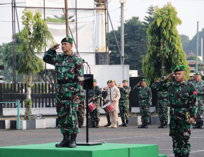 Kasdim 0704 Banjarnegara Pimpin Upacara Bendera Tekankan Disiplin dan Profesionalisme Prajurit